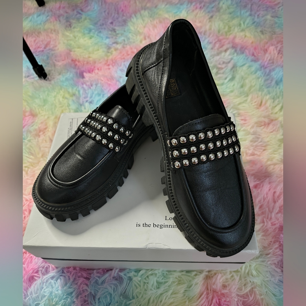 ROMWE Black Chunky Studded Flats